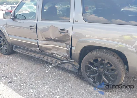 2002 Chevrolet Suburban 1500 Lt z USA, uszkodzony, nr VIN 3GNFK16Z92G267319